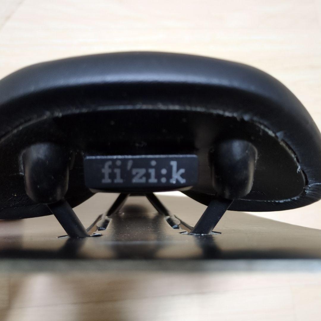 fi'zi:k Antares R5 OPEN サドル ブラック