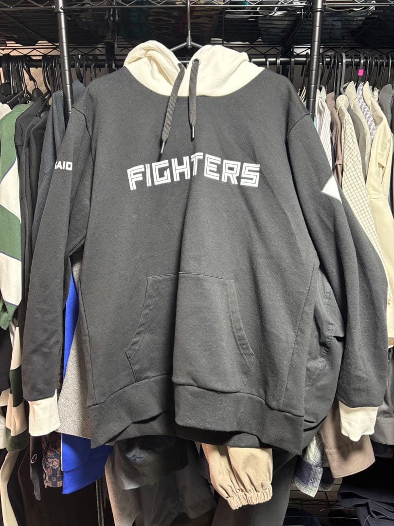 日ハムFIGHTERS 山﨑選手 18番 フード付きスウェット