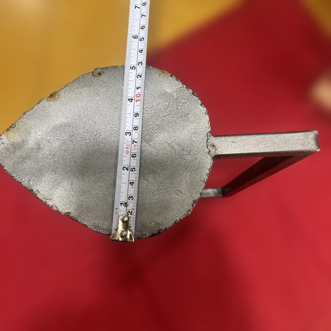 フローラルカットアウト金属花瓶　H 31センチ