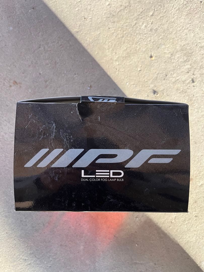 IPF フォグランプ　2色切り替え LEDバルブ　H8 H11 H16