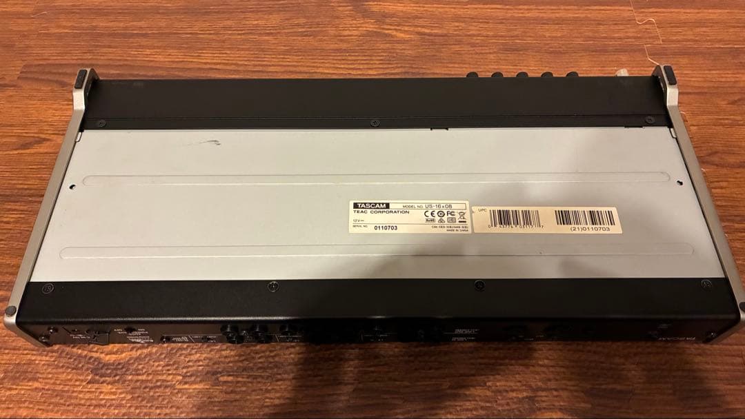 TASCAM US-16x08 オーディオインターフェース