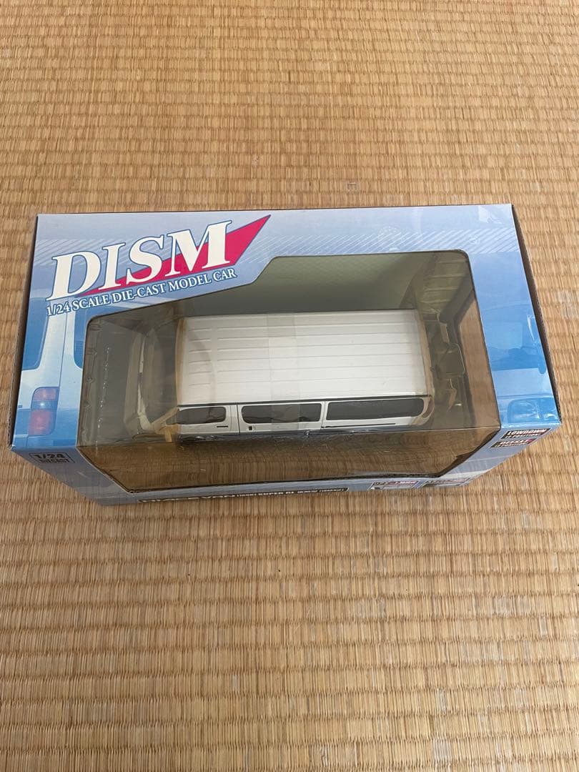 アオシマ DISM 1/24 トヨタハイエース100系バン 後期型　1998年式