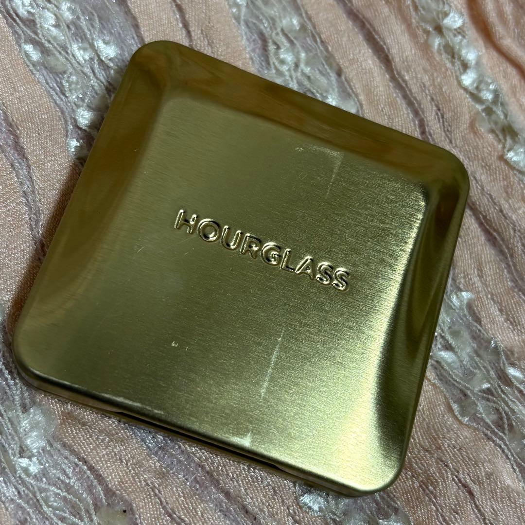 新品未使用 HOURGLASS キュレーターアイシャドウ IDEALIST