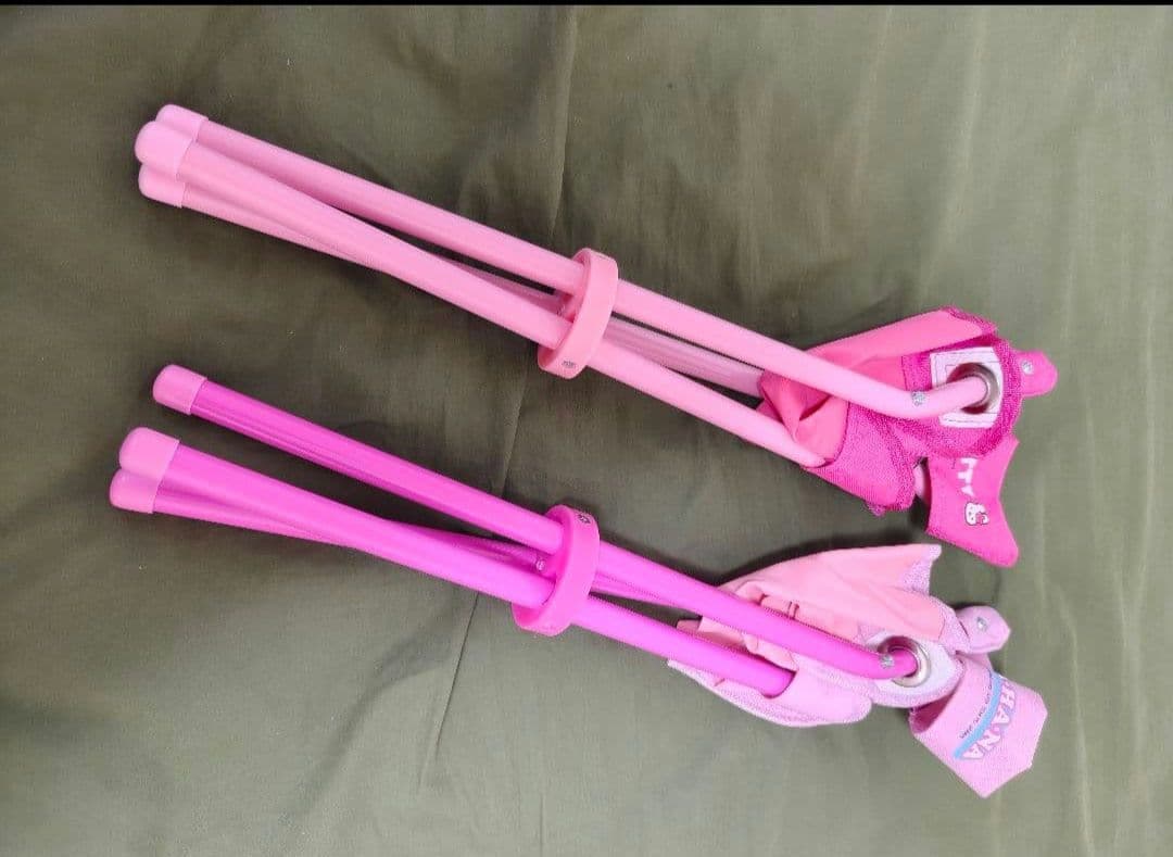 ☆新品☆　ハローキティ　ウサハナ　アウトドアチェア　折りたたみ三脚椅子　レトロ