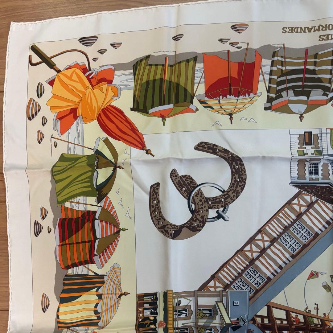 美品！　HERMES エルメススカーフ　カレ90