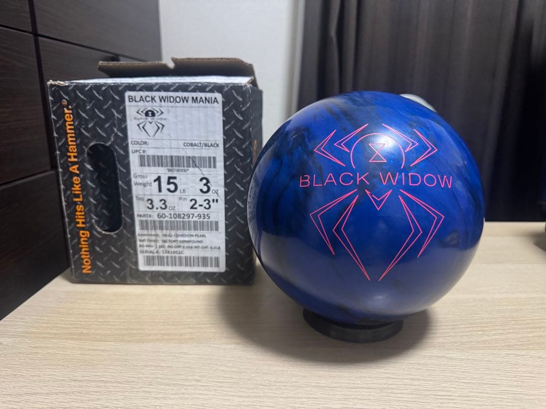 BLACK WIDOW MANIA ブラックウィドーマニア　ボウリングボール 1