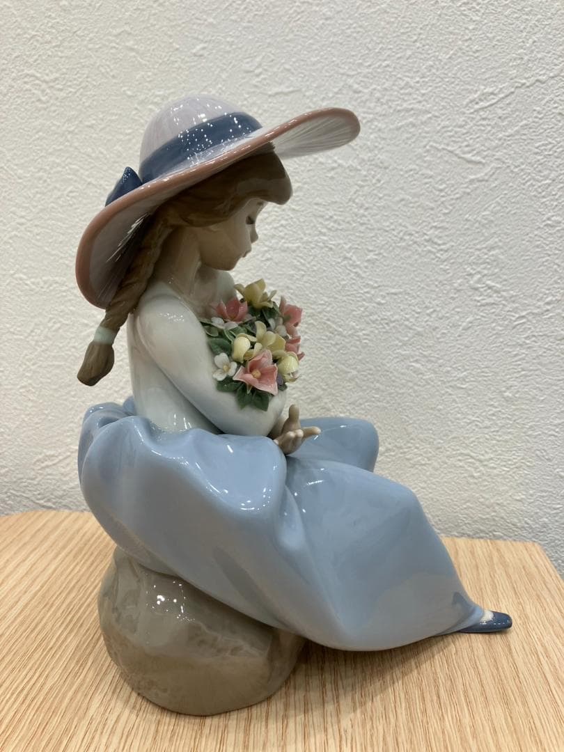 【美品】リヤドロ　花の香りにつつまれて　置物 人形