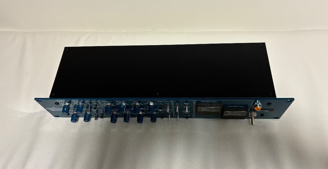 【2025年購入・使用わずか】BEHRINGER 369 ★ノブ対策品・予備あり
