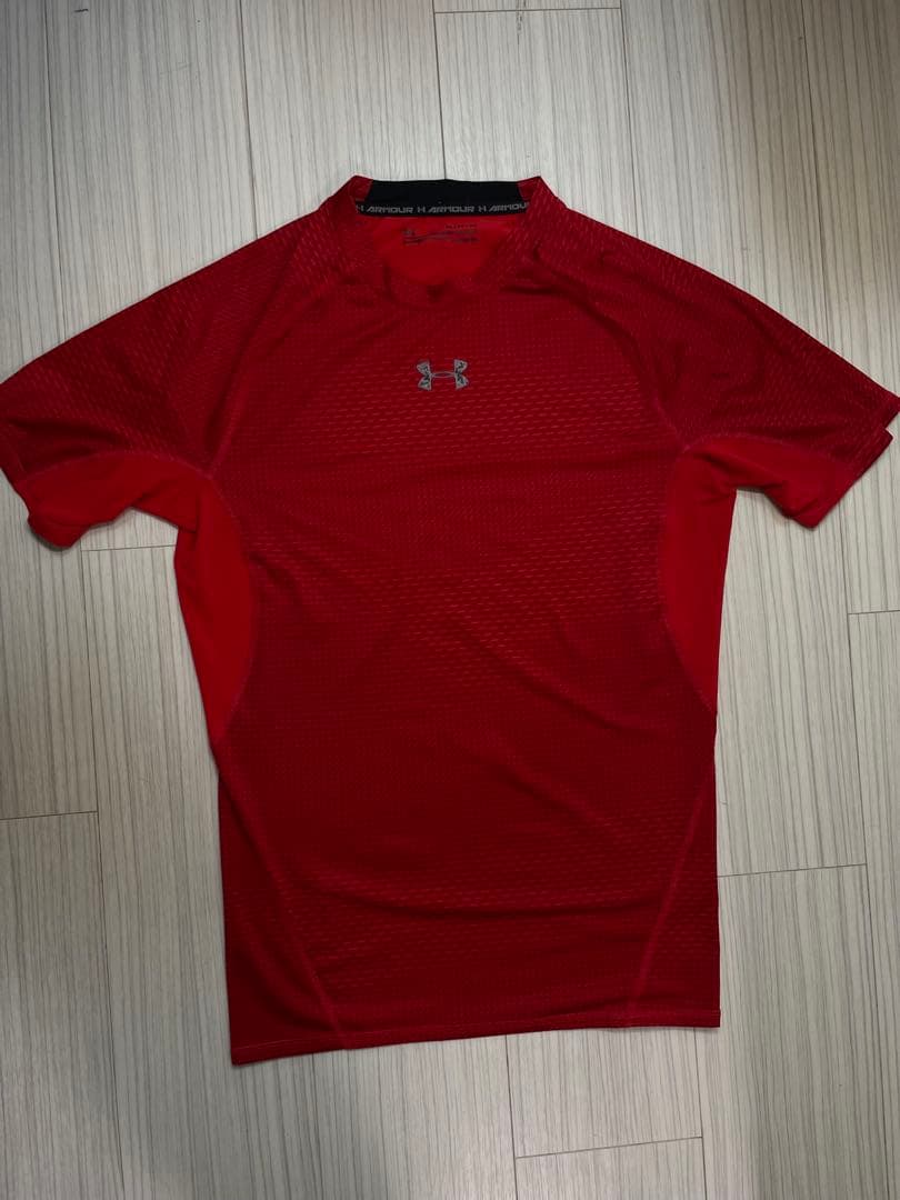 Under Armour HeatGear レッド・深緑色３枚セット
