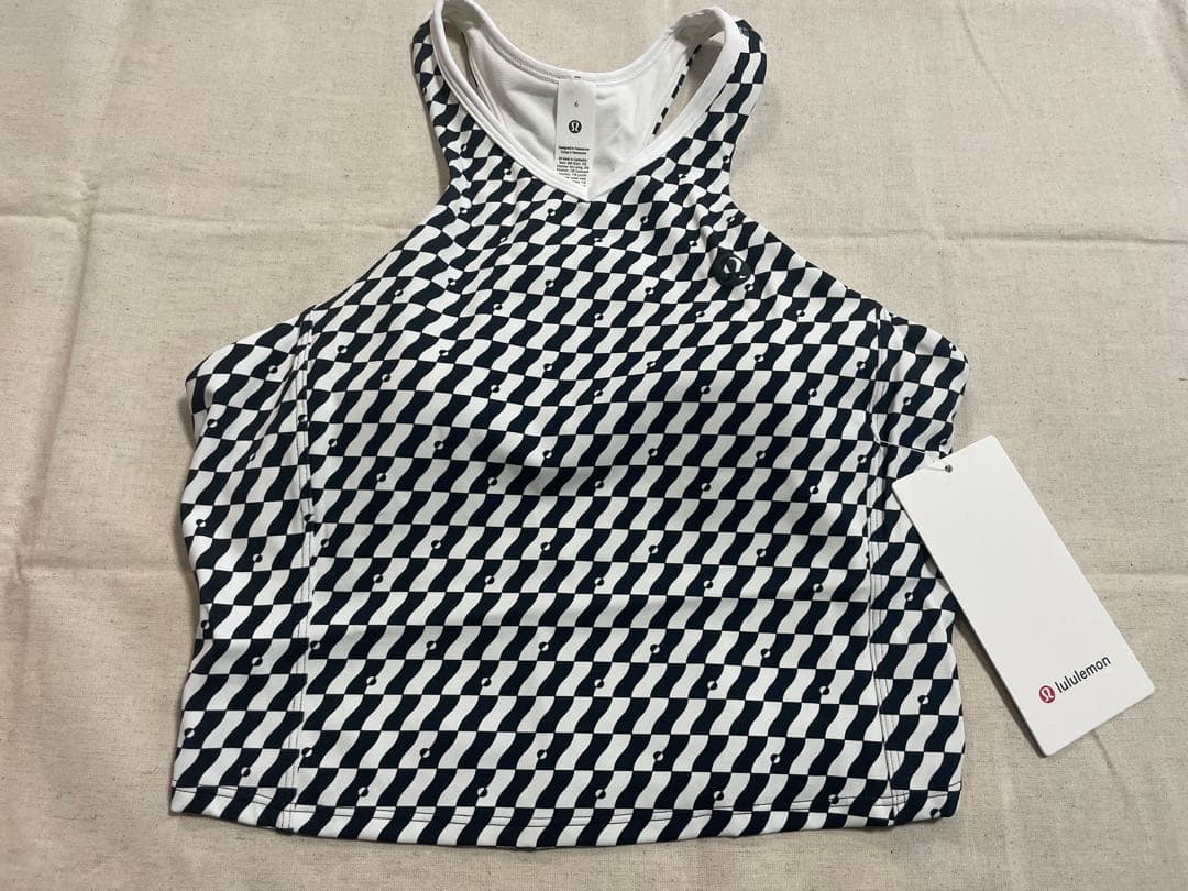 新品ルルレモン Cropped V-Neck Tennis Tank（サイズ6）