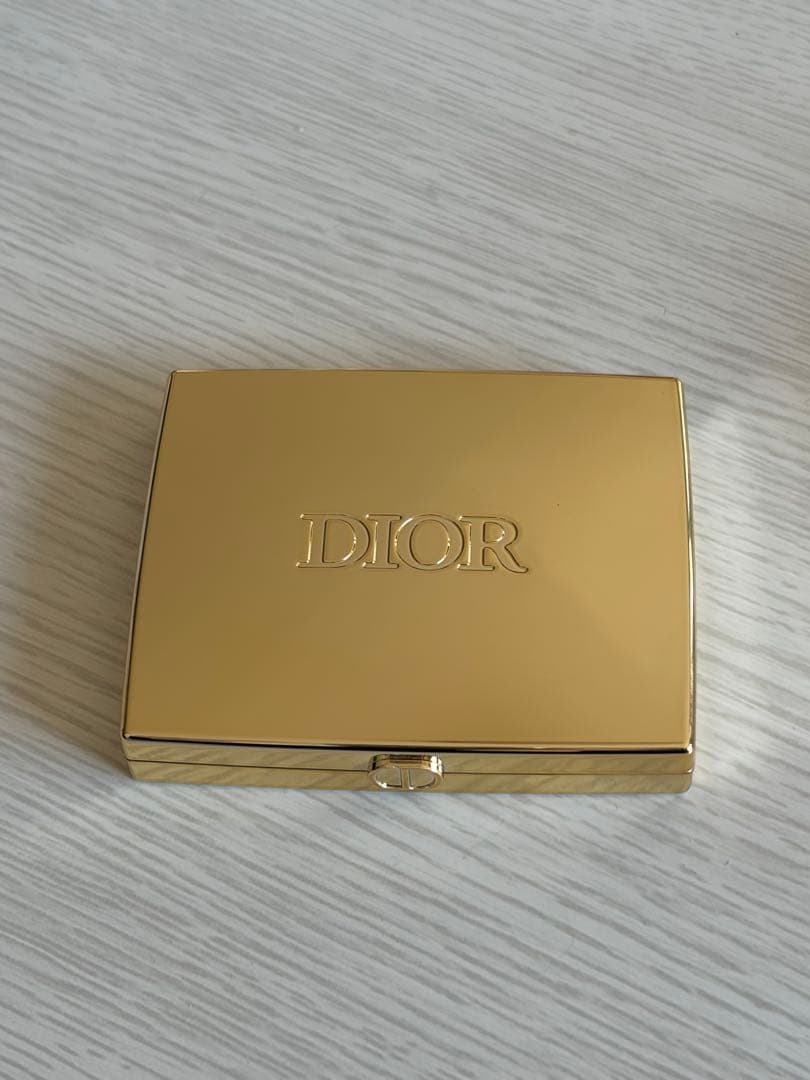 値下げ Diorホリデー限定 サンククルール 636 ファイアリーサーカス　新品