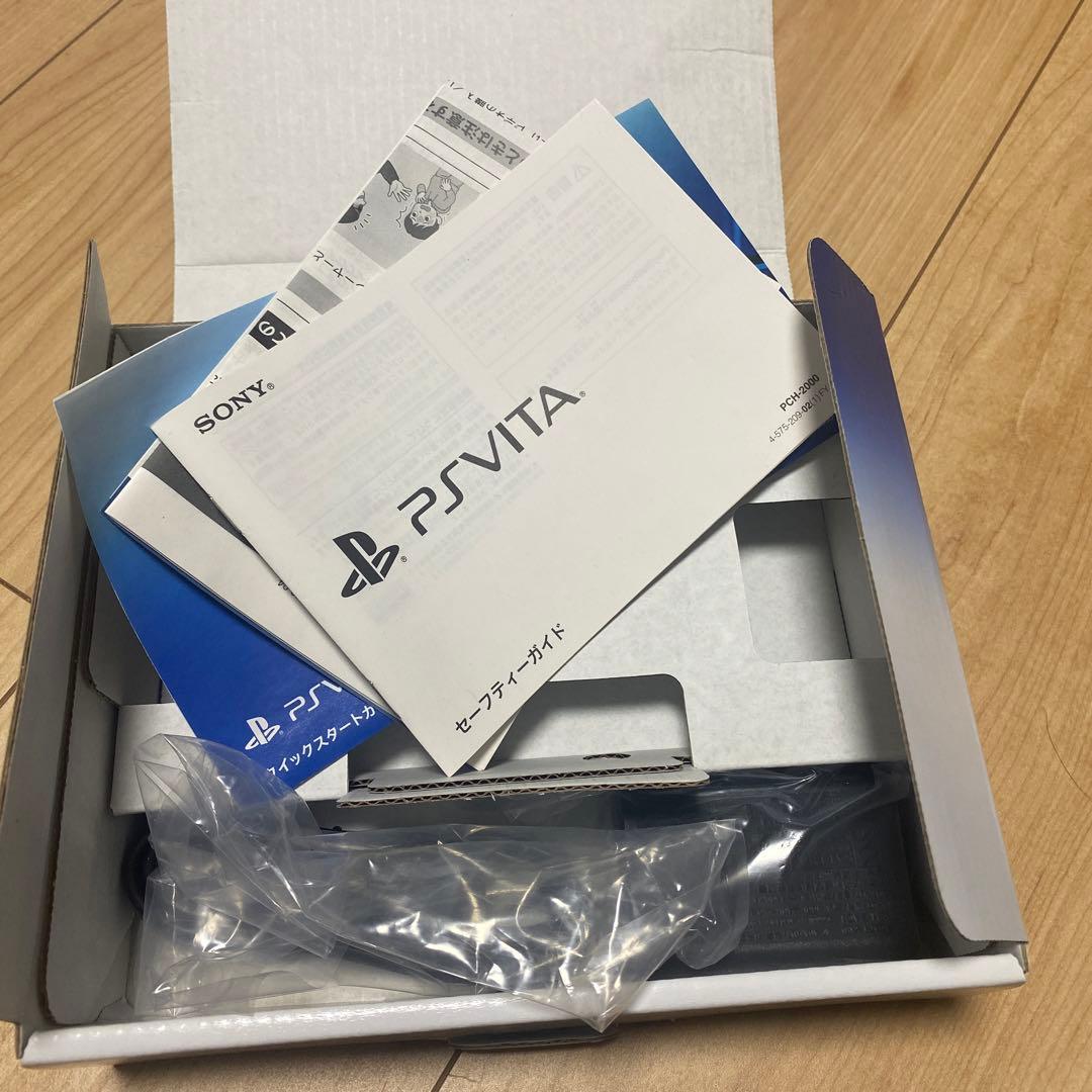 【美品＋純正16GBメモカ付き】プレイステーションvita 2000 ホワイト