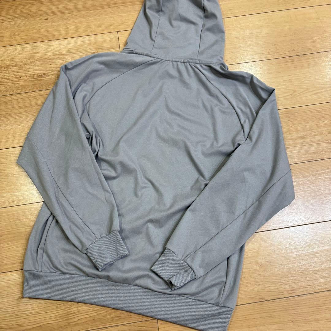 新品　TIGORA×AKTR トレーニングウェア　上下セット　グレー　L