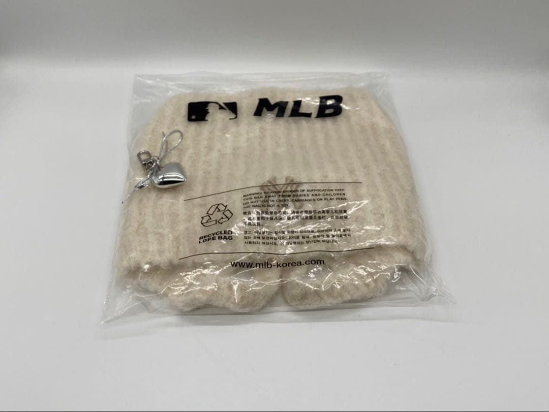 値引き可韓国　MLB korea 猫耳　ニット帽　ビーニー　紐付き　カリナ着用
