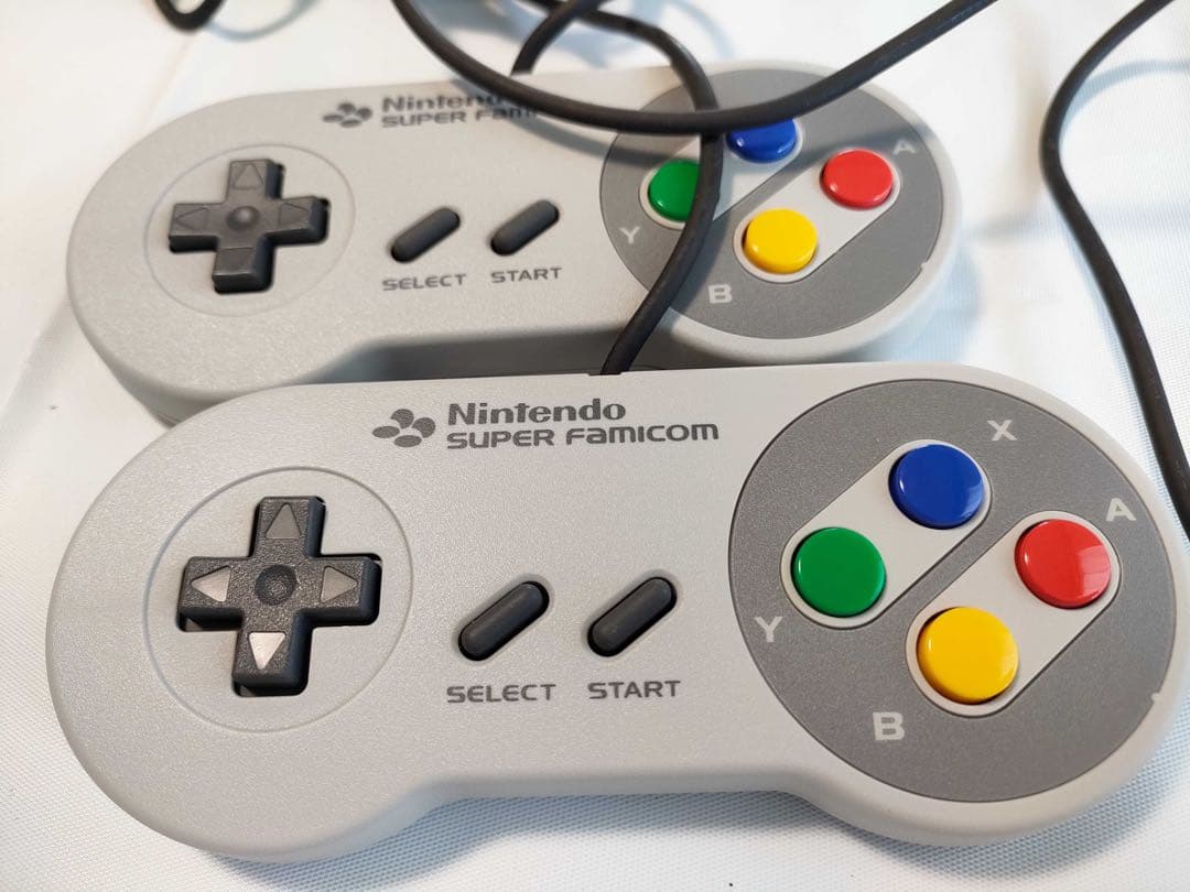 箱付きNintendo ニンテンドークラシックミニ スーパーファ…