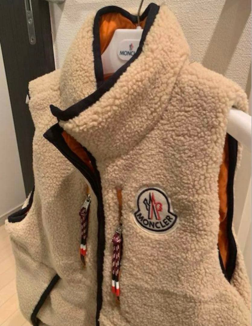 最終新春セール⭐︎即完売確実正規品モンクレール リバーシブルダウンベスト オーロン