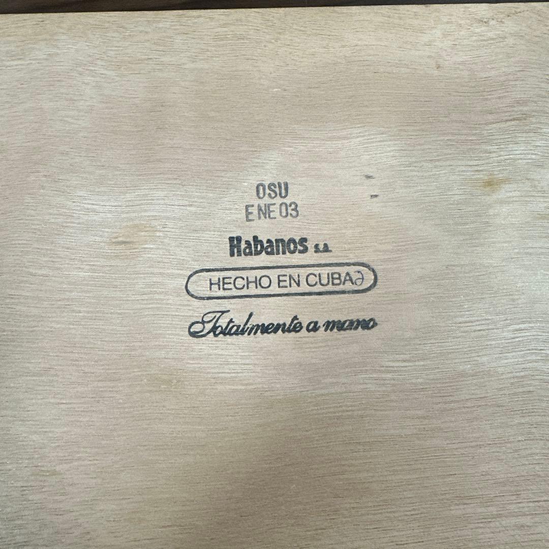 COHIBA 葉巻木箱（空箱)