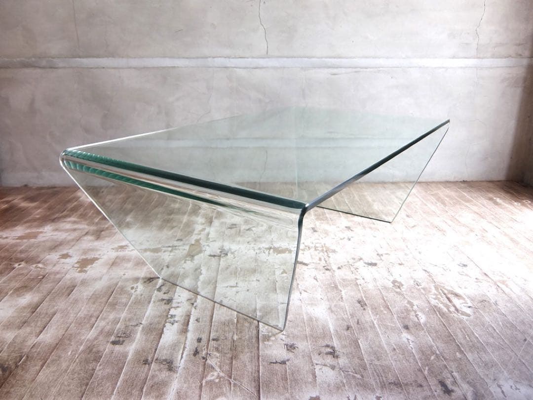 【キズあり・BoConcept】シンプルな強化ガラス製・Adriaローテーブル