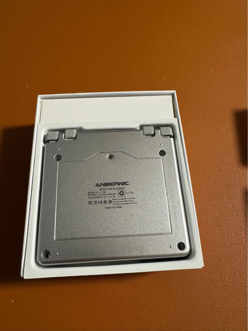 【未使用に近い】Anbernic RG35XXSP シルバー 64GB