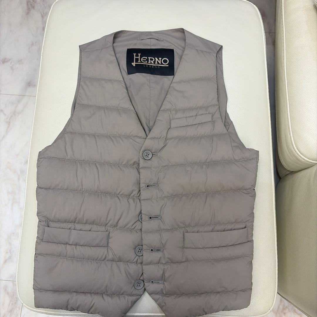 Herno グレー ダウンベスト