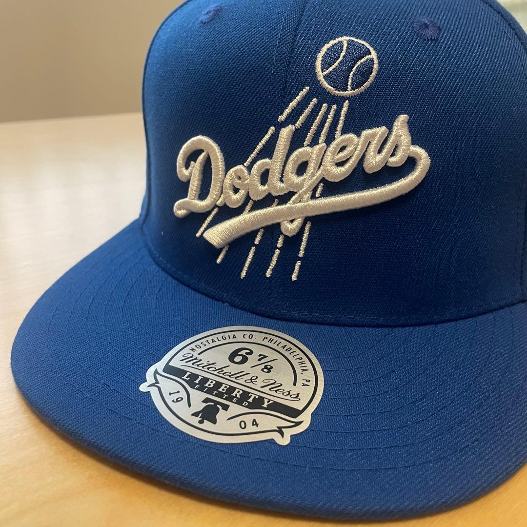 デコピン刺繍入り　Dodgers 野球帽 6 7/8 青色