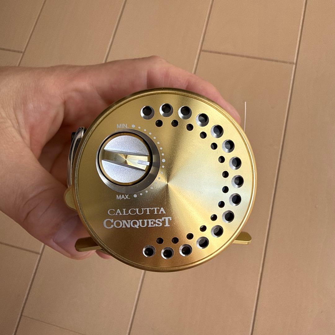SHIMANO カルカッタコンクエスト200 ベイトリール ゴールド