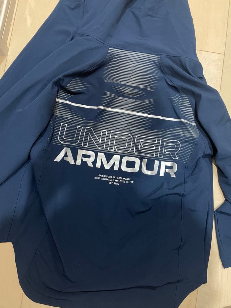 アンダーアーマー　Lサイズ　新品アウター(⁎⁍̴̛ᴗ⁍̴̛⁎)