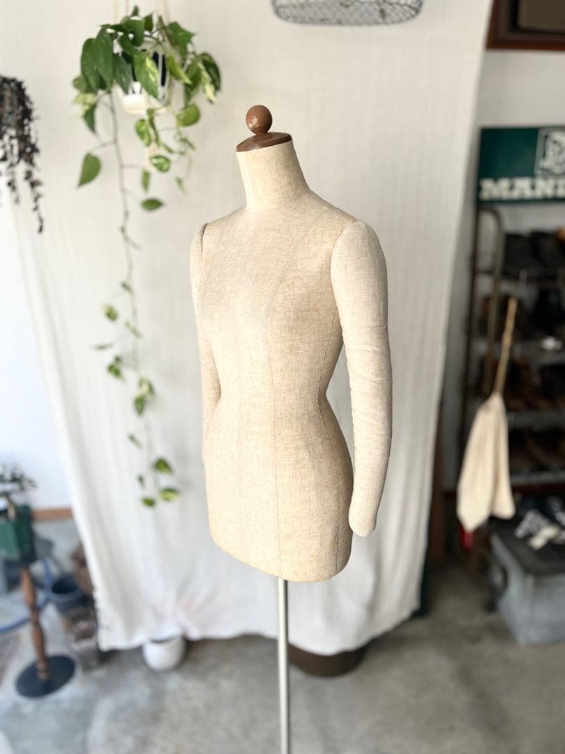 キイヤ製アパレル使用レディース腕付婦人トルソー/マネキン店舗ディスプレイプロ仕様