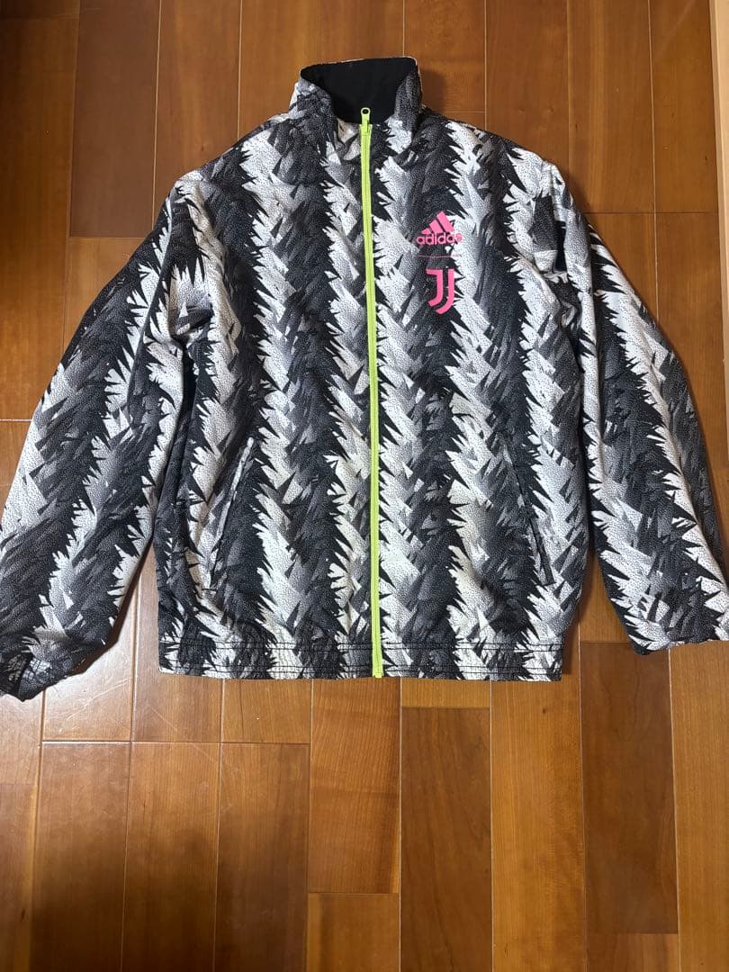 adidas Juventus ピステ ウィンドブレーカー