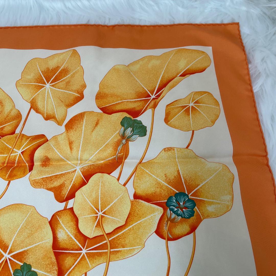 新品保管品　エルメス　HERMES 未使用品　カレ90 　スカーフ　オレンジ系