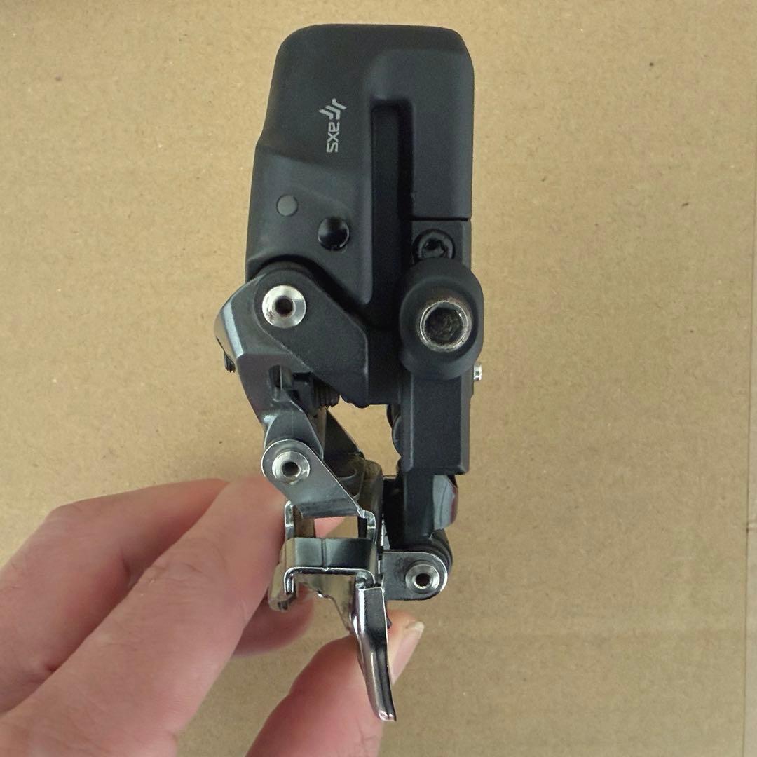 SRAM rivale Tap AXSフロントディレイラー