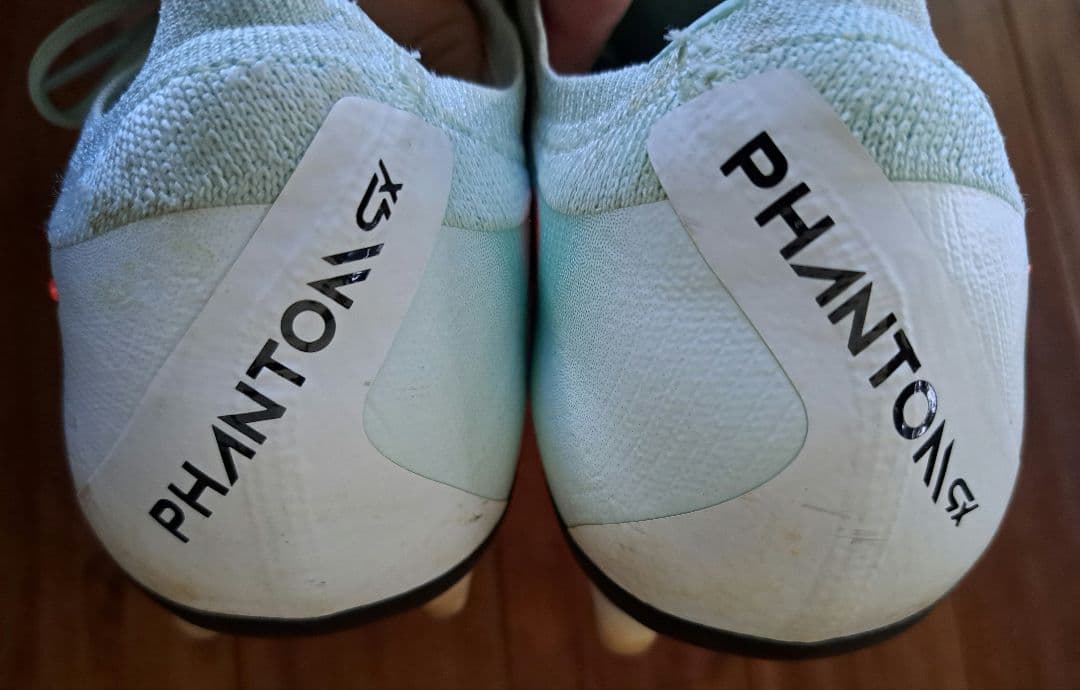 ナイキ　PHANTOM サッカーシューズ　スパイク　25.5㎝