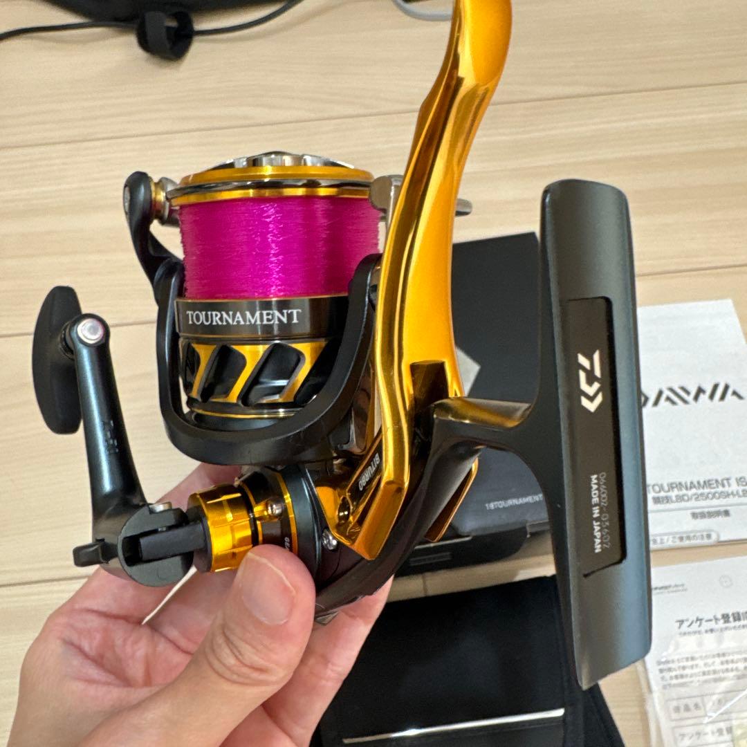 18 TOURNEYMENT 2500SH-LBD スピニングリール