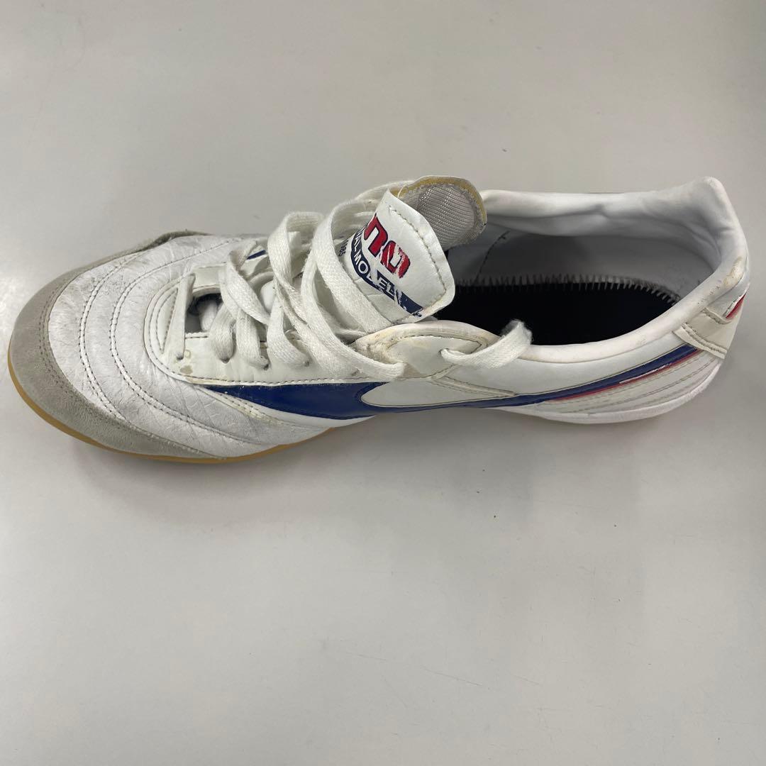 MIZUNOモレリアin 国内未発売限定カラー　27.5cm
