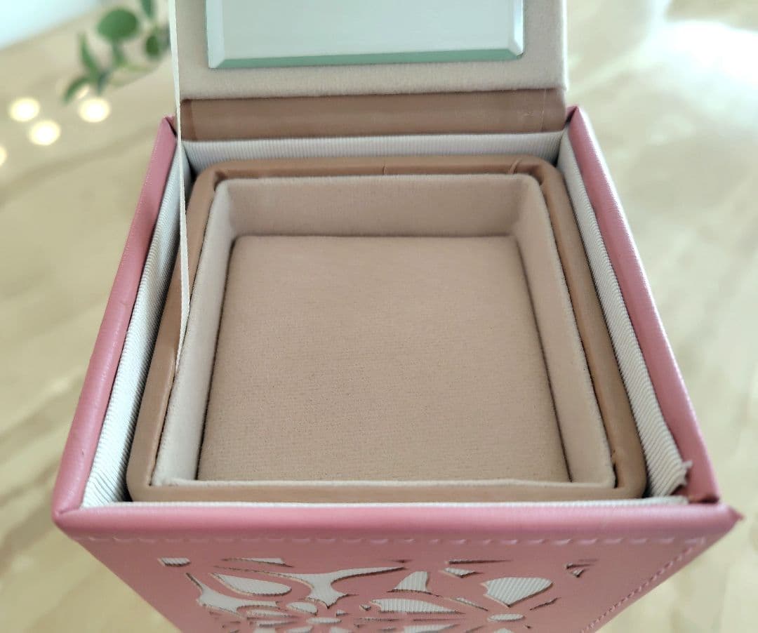 新品同様☆LAZY SUSAN レイジースーザン✨ジュエリーボックス♥フラワー