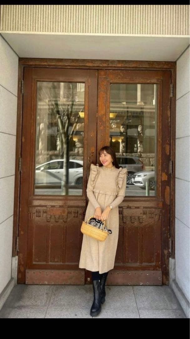 最終価格 jnhearts フリルニットワンピース　ベージュ