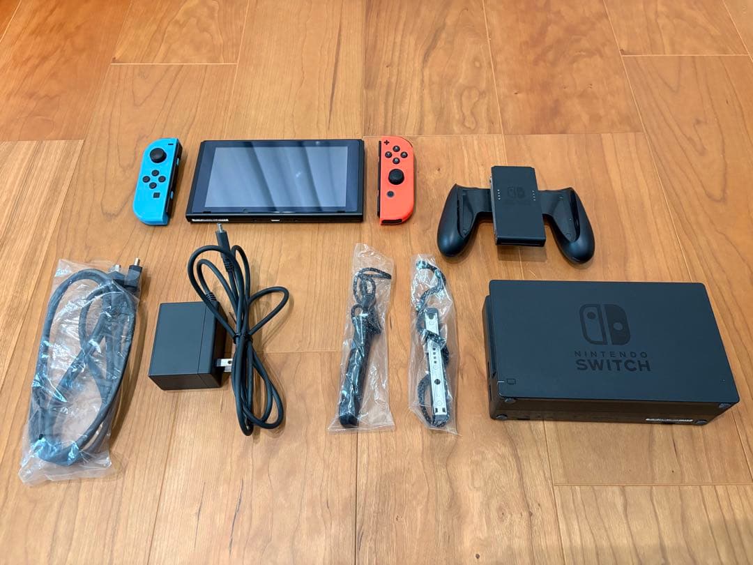 Nintendo Switch （シリアル・保証非記載版）ネオンブルー、レッド