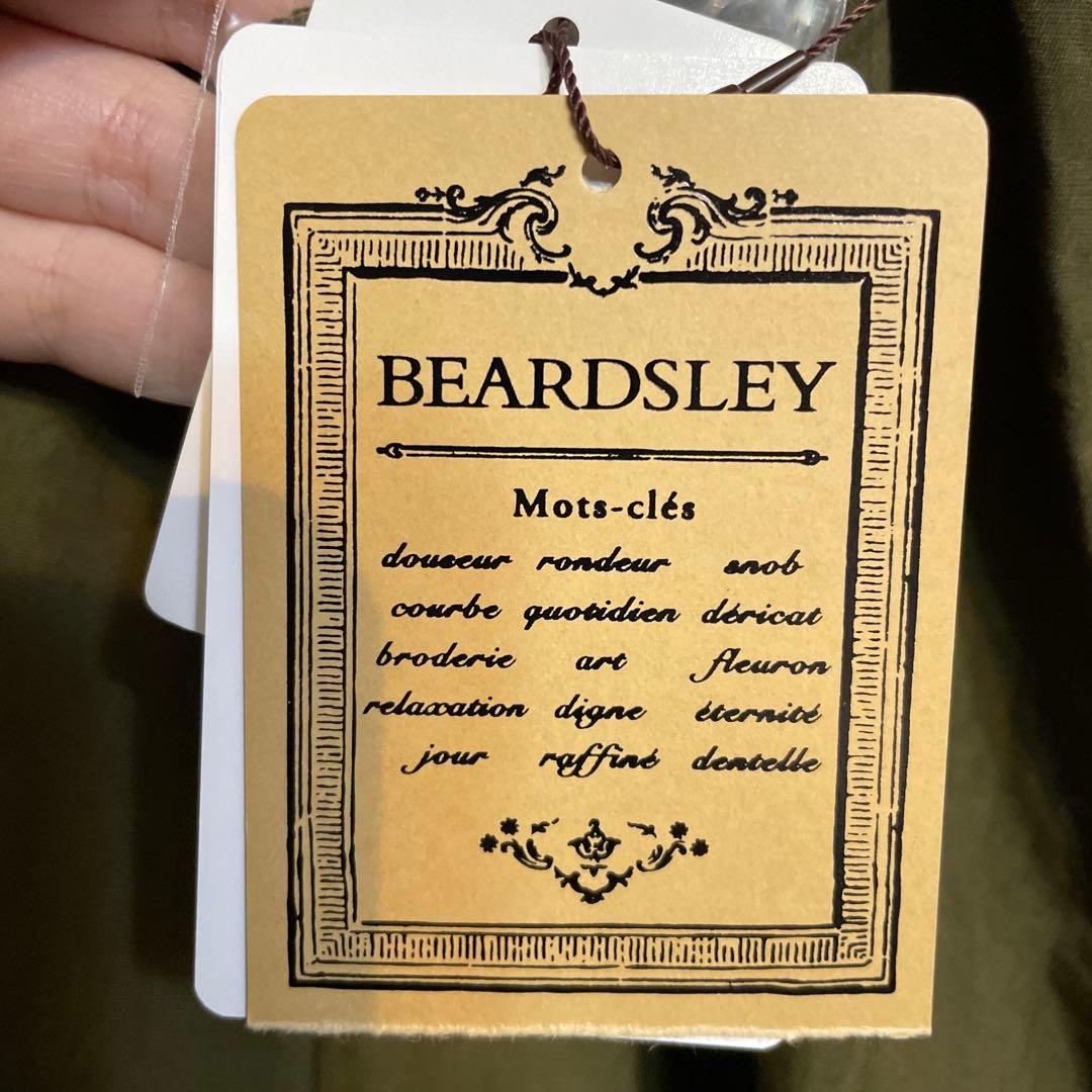 BEARDSLEY カーキ　タートルネックニットワンピース