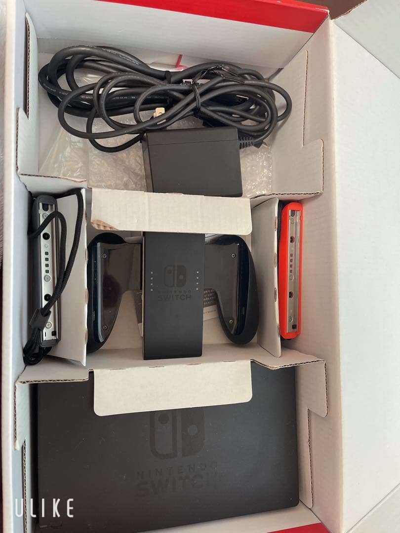 Nintendo Switch ストア限定版 カラーカスタマイズ 赤黒