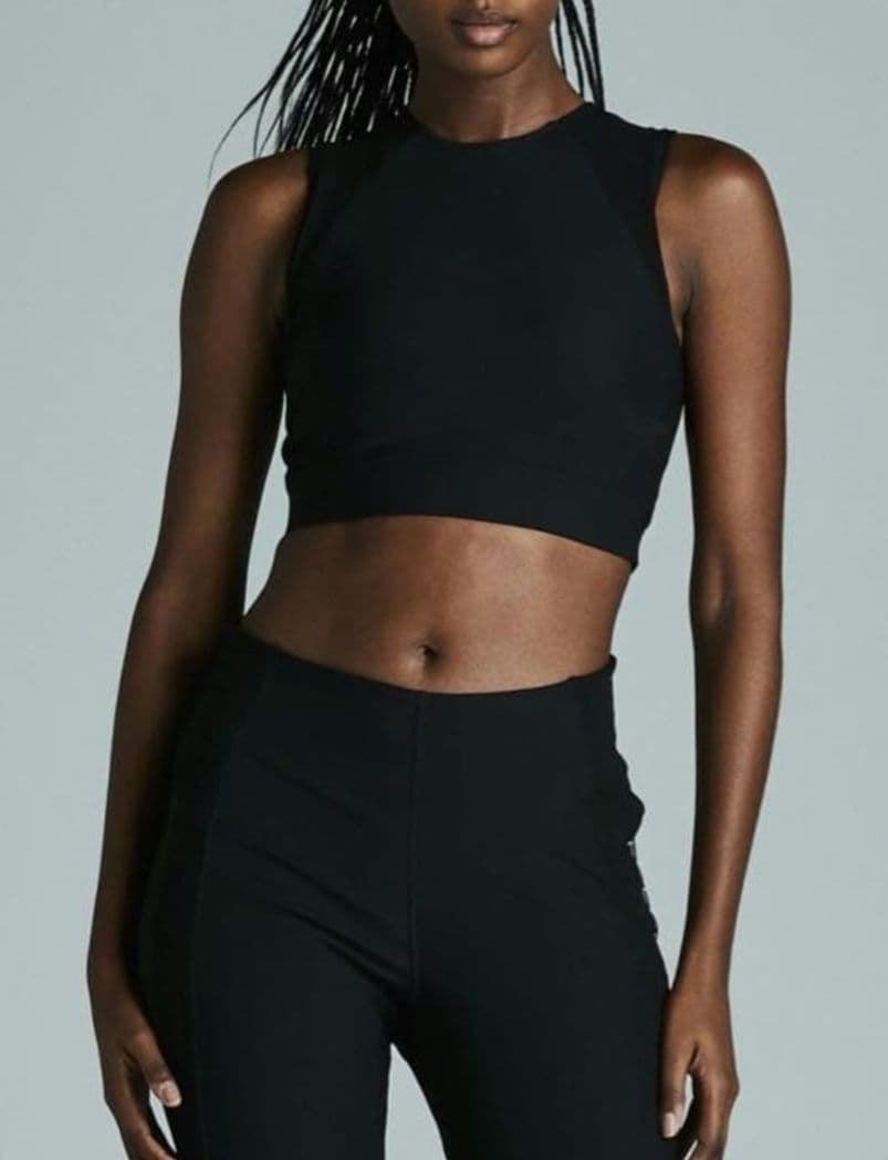 【美品】FEELCYCLE★バックジップブラトップ★BLACK★サイズM