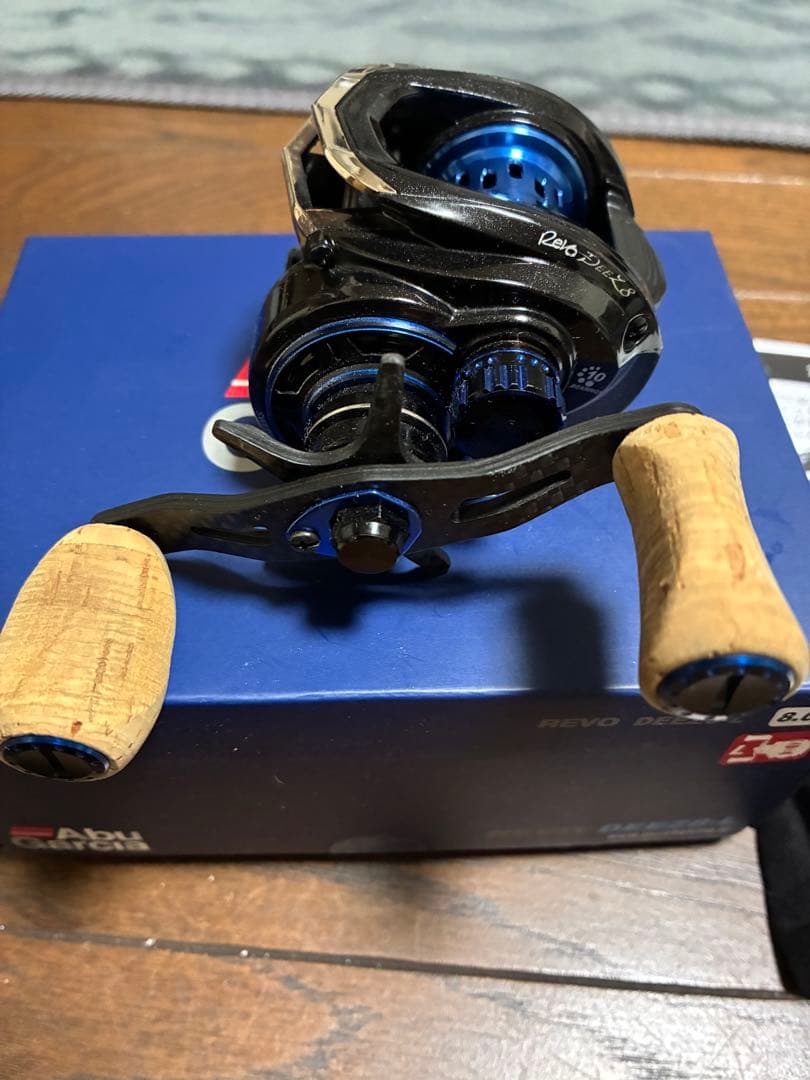 Abu Garcia REVO DEEZ8-L ベイトリール