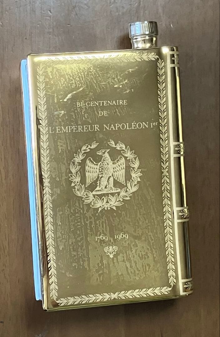 Camus Napoleon Cognac 750ml 金色ブック型