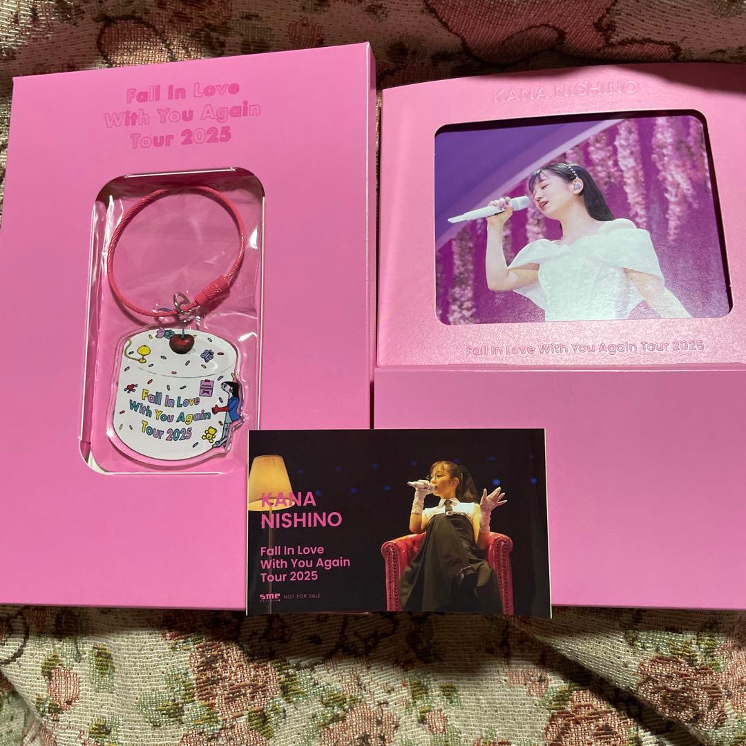 西野カナ完全生産限定盤 DVDFall ln love 2025ステッカー付き♪