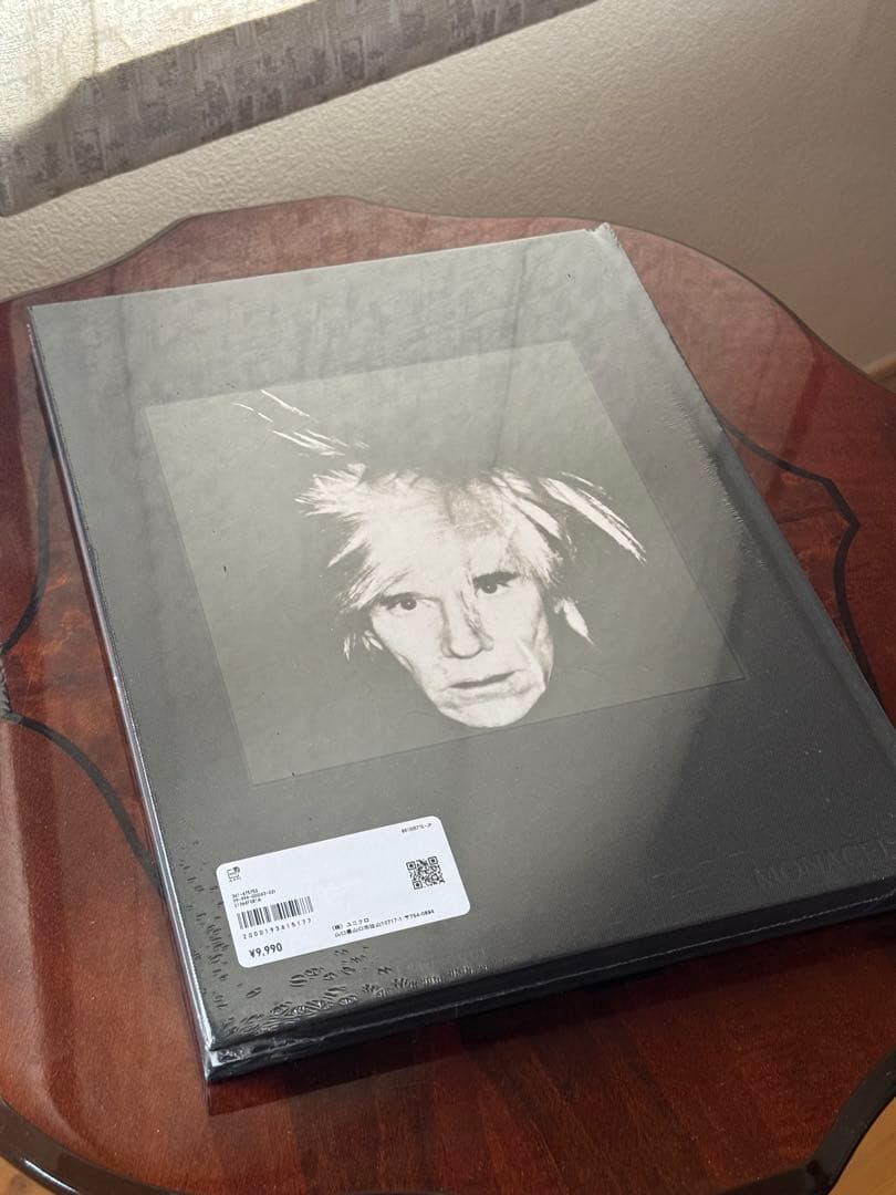 ユニクロ　kaws warhol アートブック　完売品　匿名発送