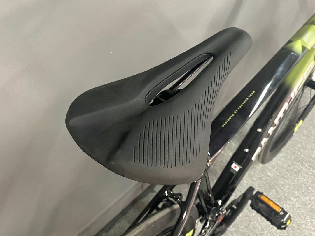 PANTHER SHIMANO 105 ディスクブレーキロードバイク 展示未使用