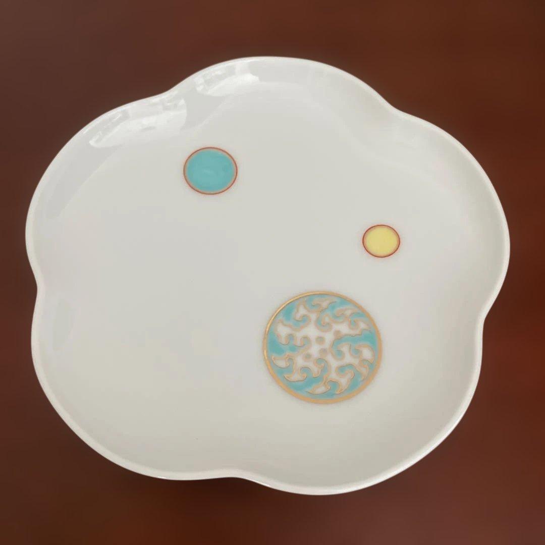 未使用　深川製磁　梅型銘々皿揃い　寿赤絵