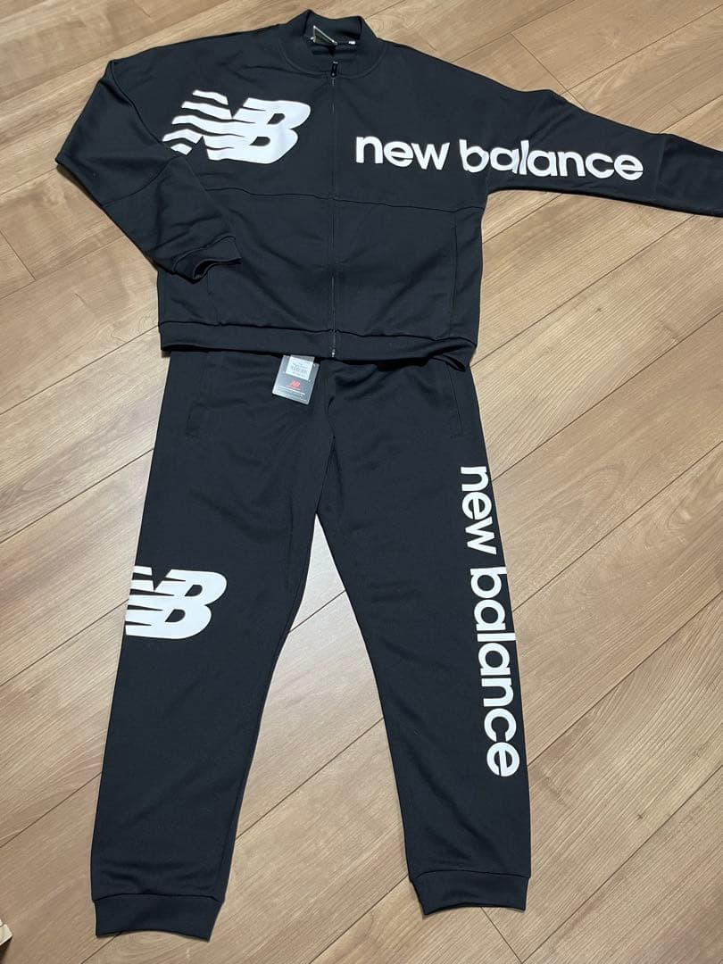 new balance ブラックジャージ上下セット