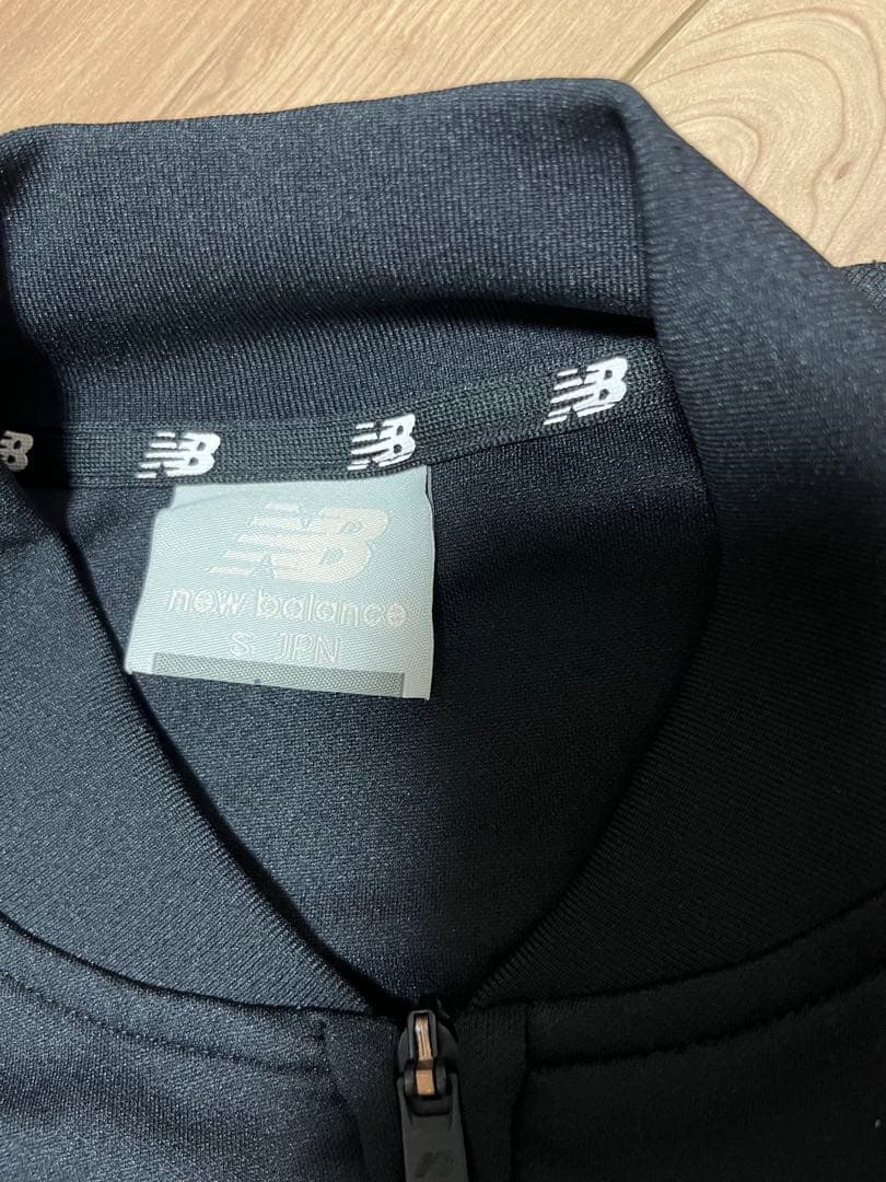 new balance ブラックジャージ上下セット