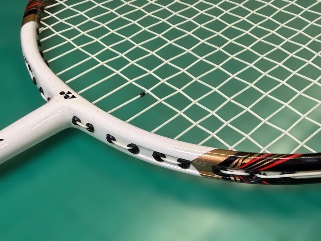 ラケット YONEX VOLTRIC 80 3UG4