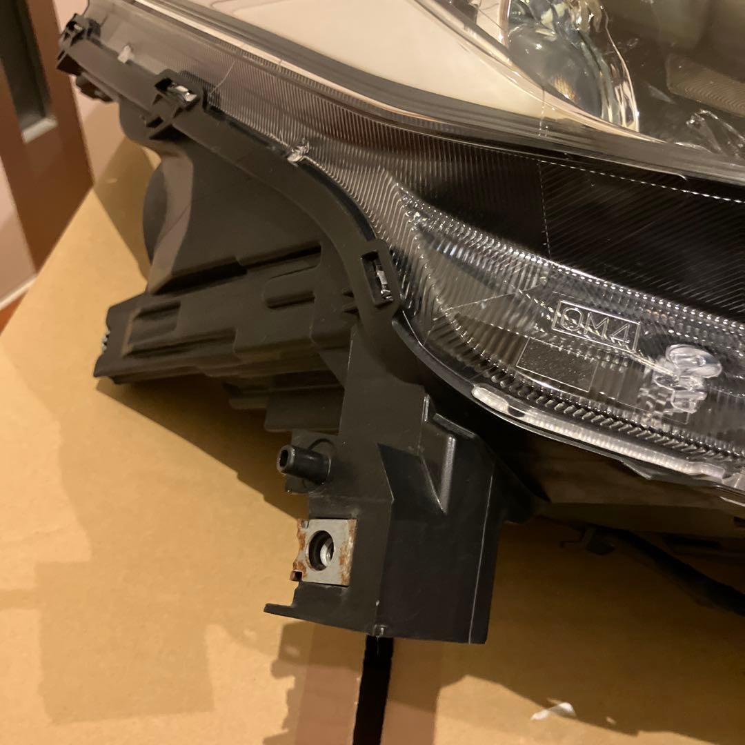 日産ノート　E12 ヘッドライト